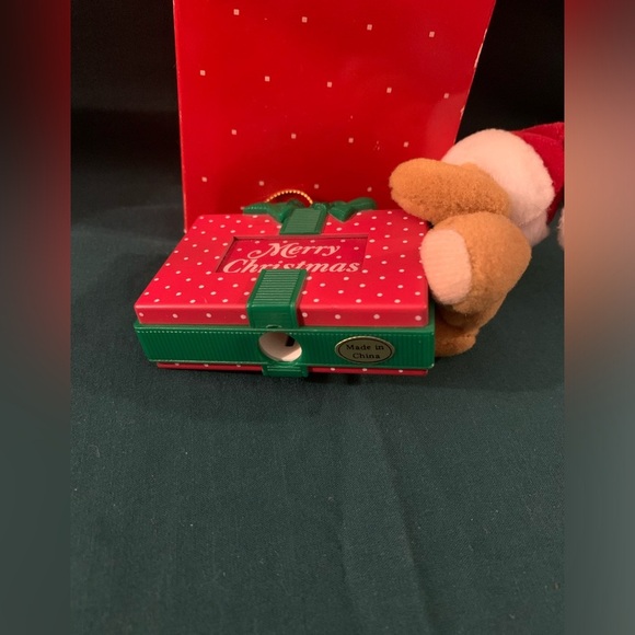 Vintage 1992 Avon Festive Bear with Gift Ornament - Picture 3 of 7